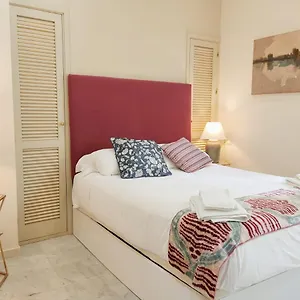  Apartamento Homeyseville-bright At Santa Cruz 4 Pax, Parking Optional España